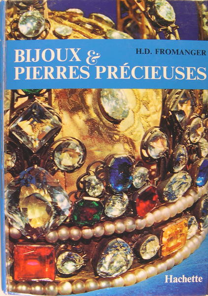 Bijoux et pierres précieuses.