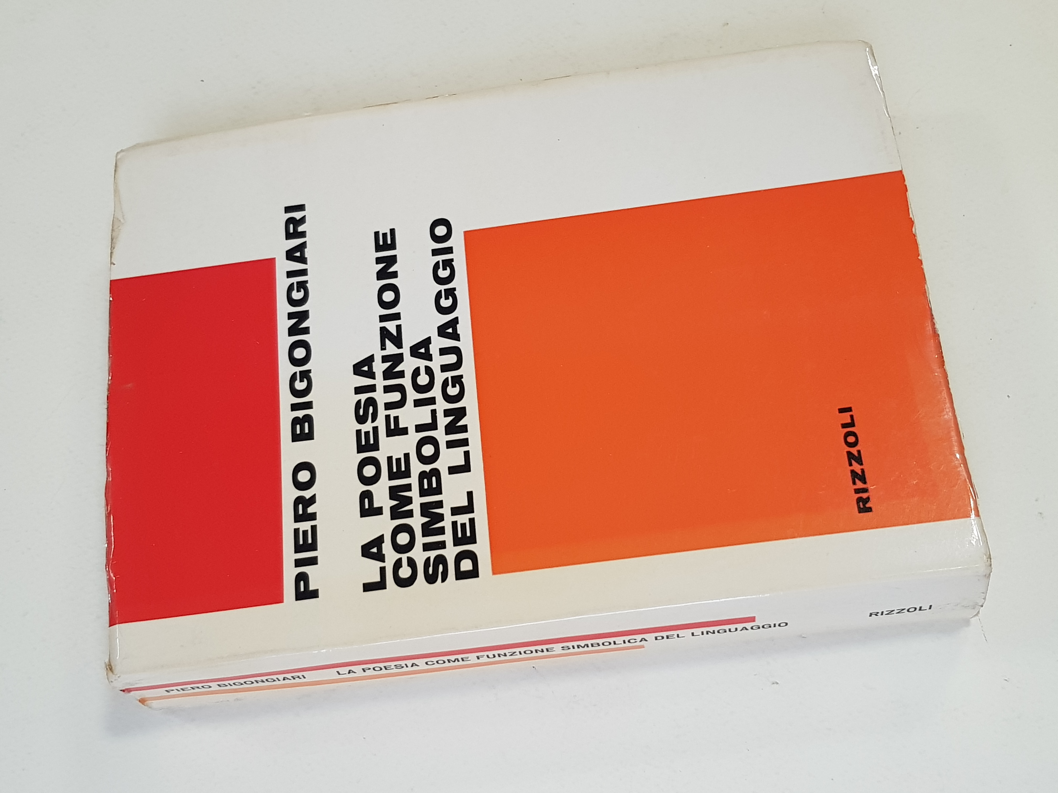 La poesia come funzione simbolica del linguaggio.