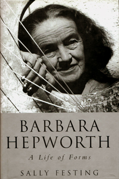 Barbara Hepworth (scultrice) (Gran Bretagna 1903-1975).