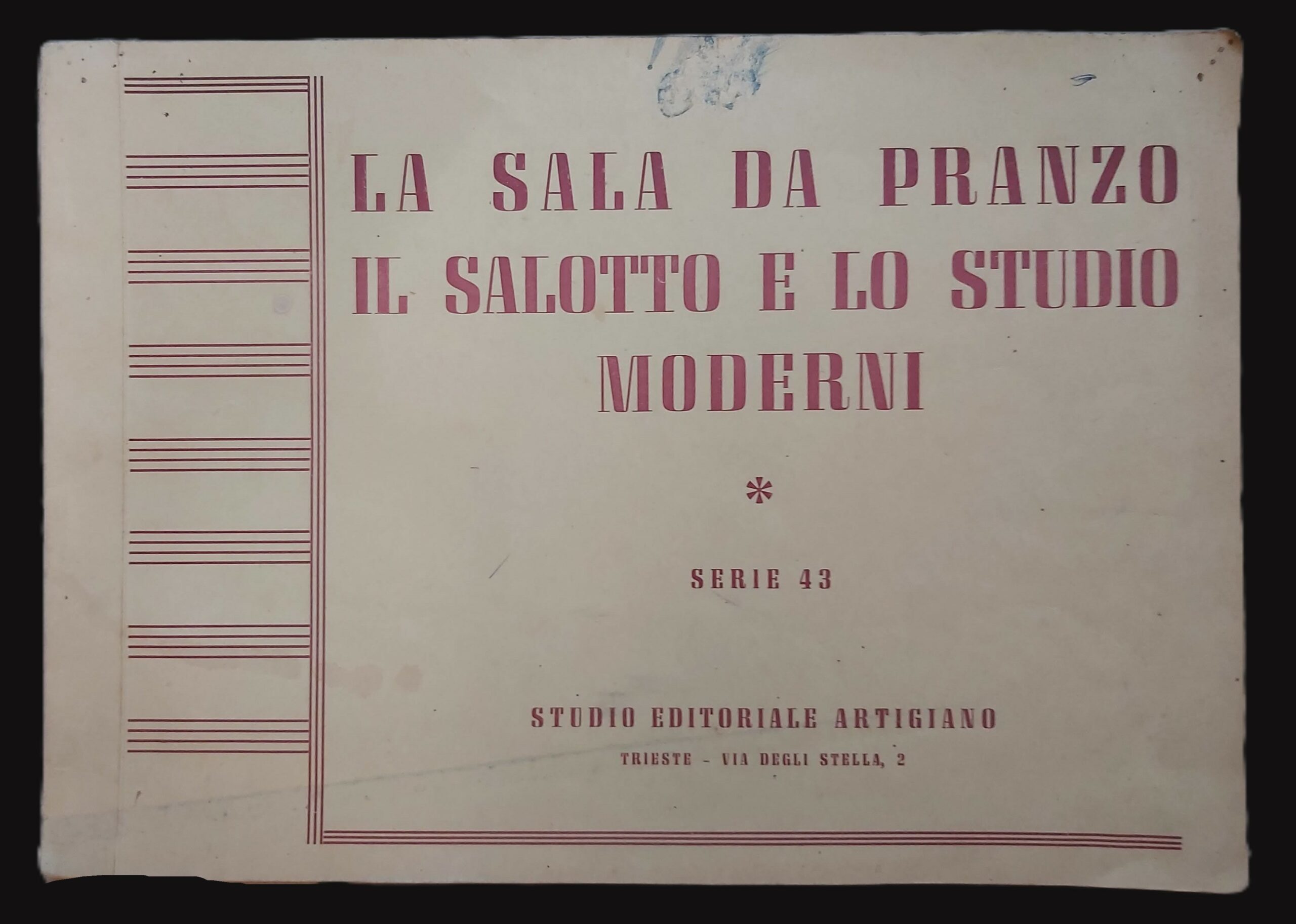 LA SALA DA PRANZO il salotto e lo studio moderni. …