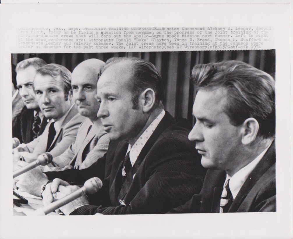 Comandante Leonov, conferenza stampa della missione missione Soyuz-Apollo