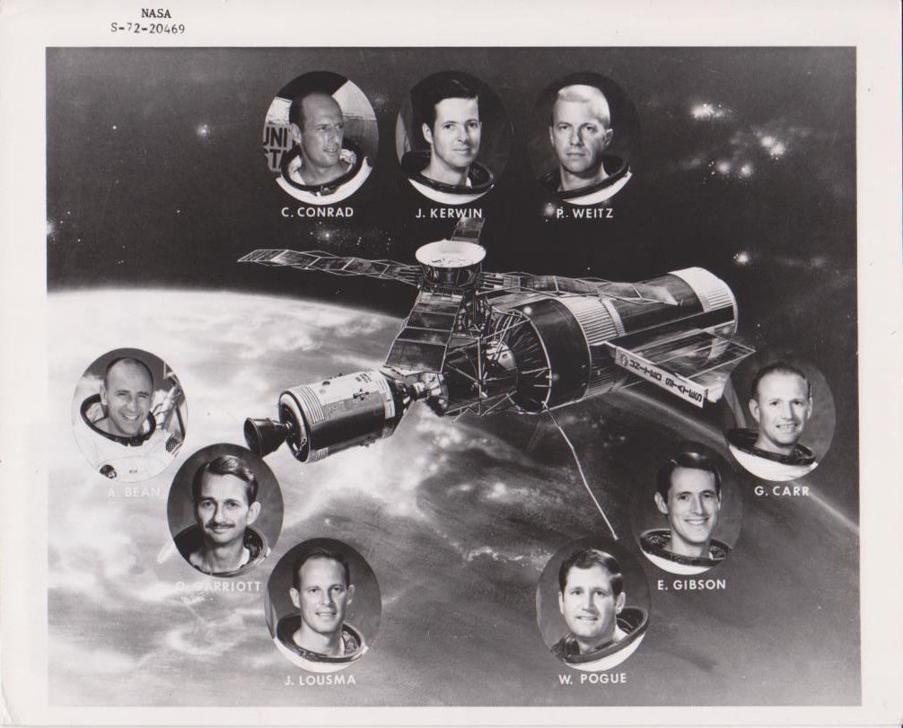 I tre equipaggi che hanno collaborato al Progetto Skylab: Conrad, …