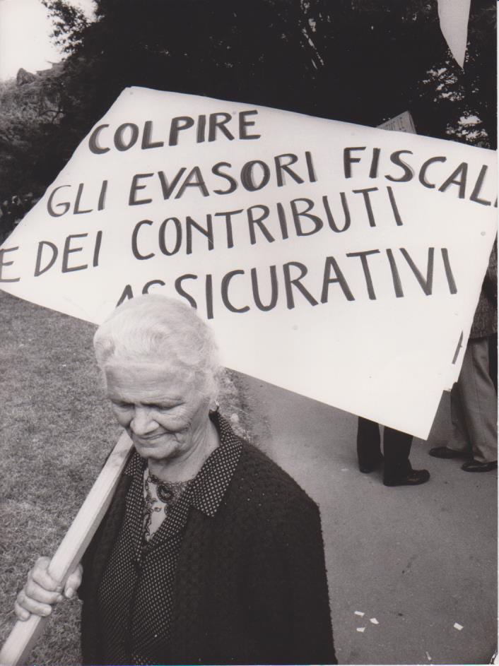 Pensionati in lotta a Firenze