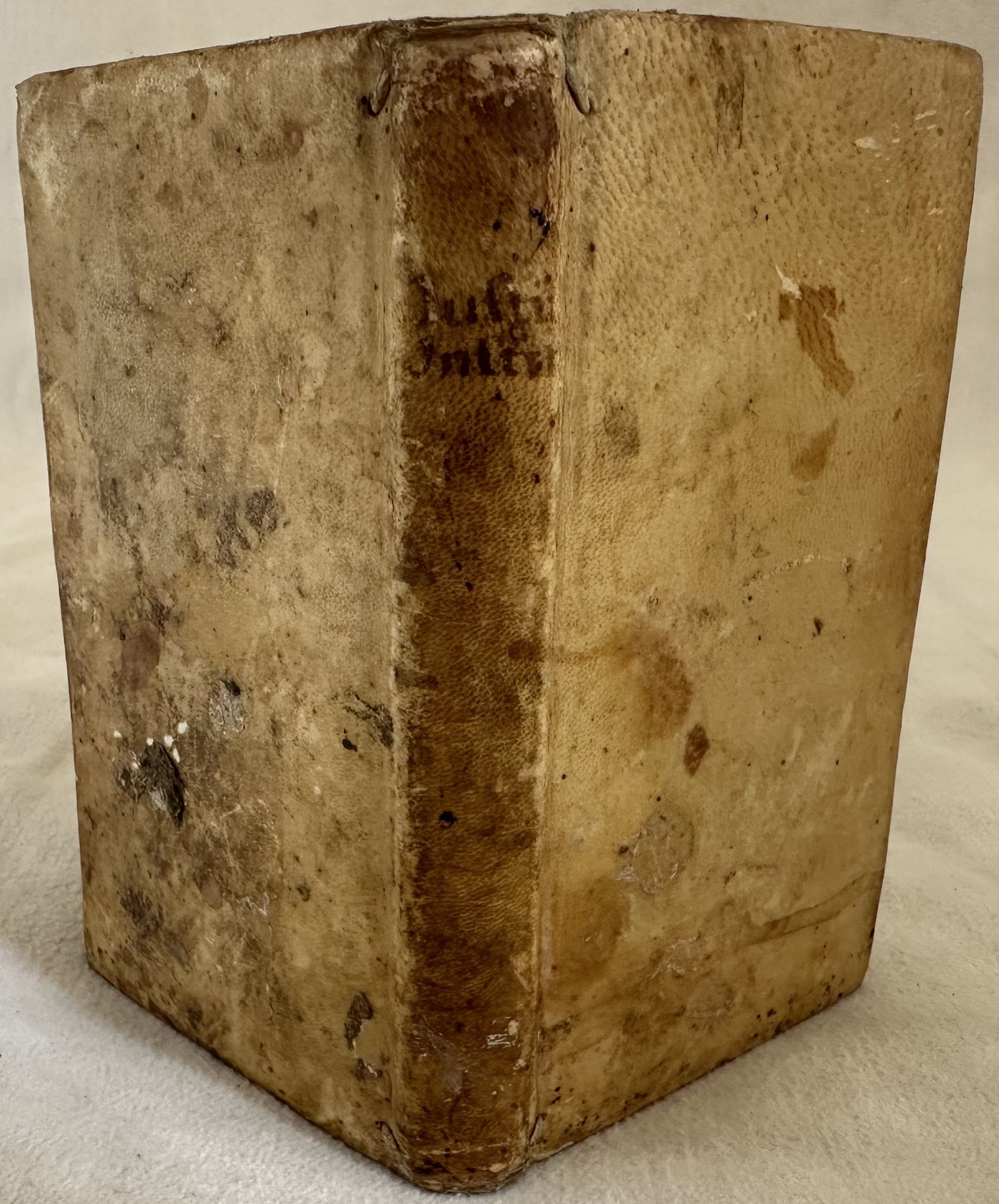 IMPERATORIS JUSTINIANI INSTITUTIONUM LIBRI QUATUOR ADJECTI SUNT EX DIGESTIS TITULI …