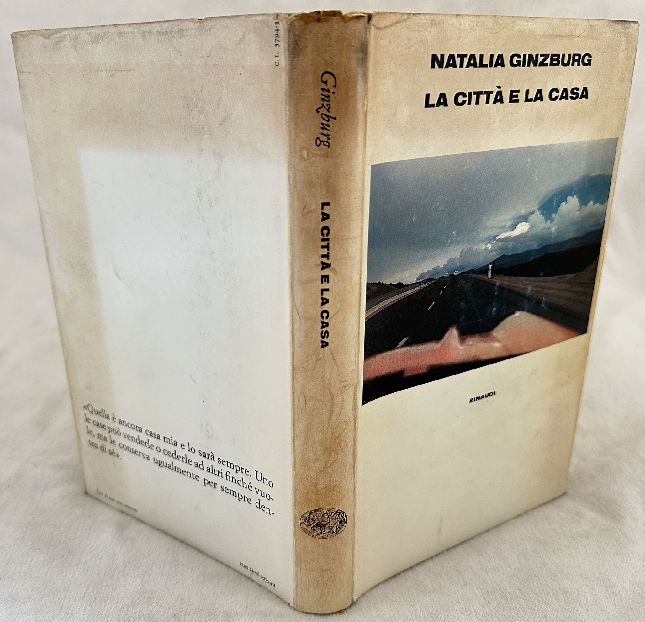 LA CITTA E LA CASA