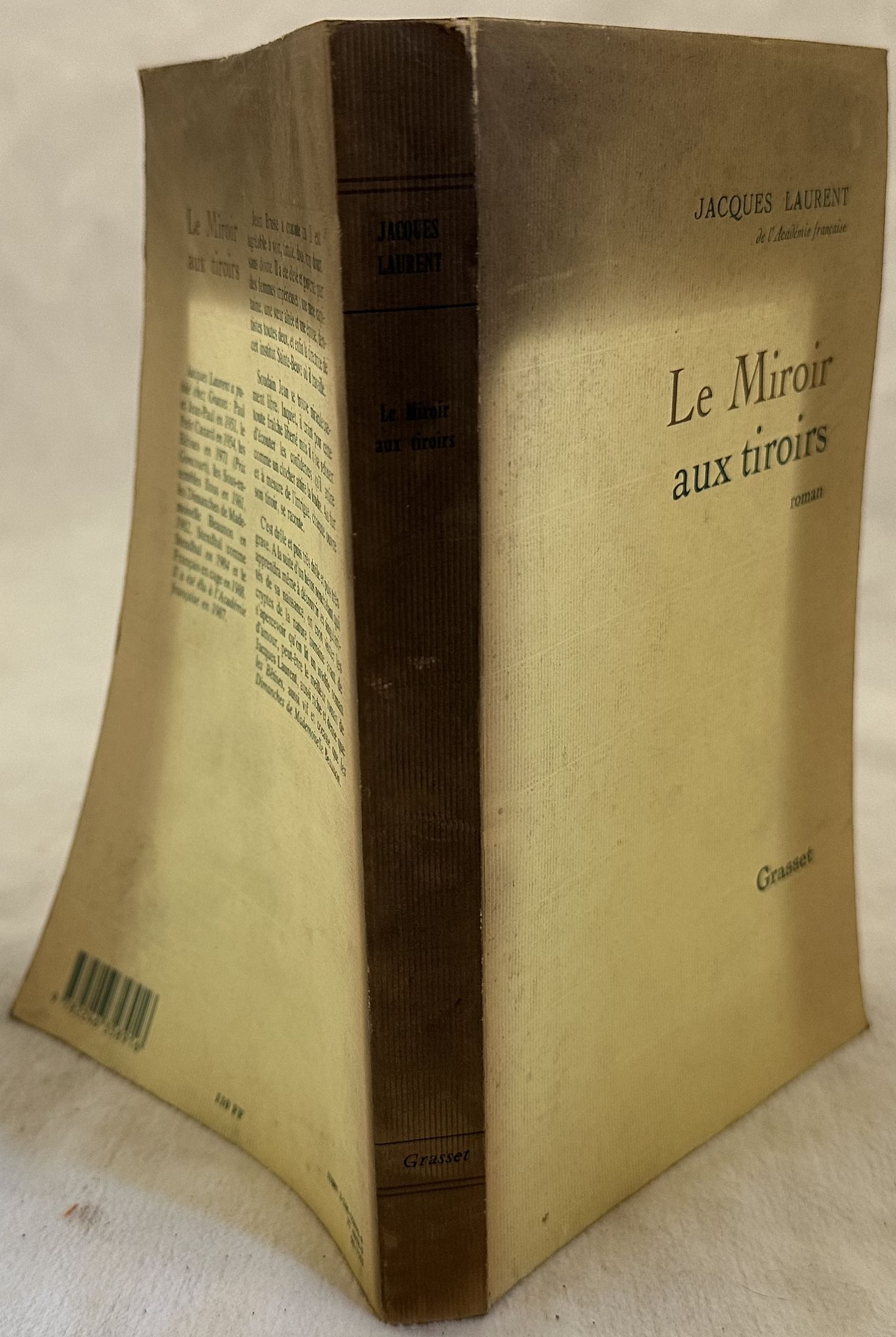 LE MIROIR AUX TIROIRS