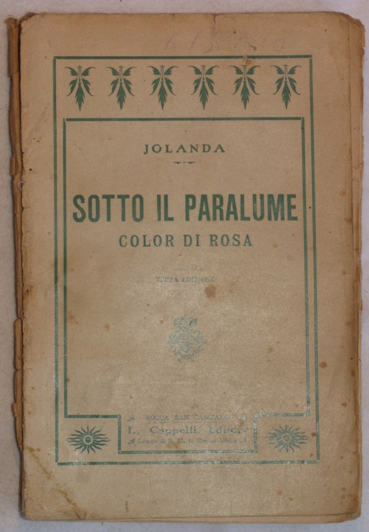 SOTTO IL PARALUME COLOR DI ROSA