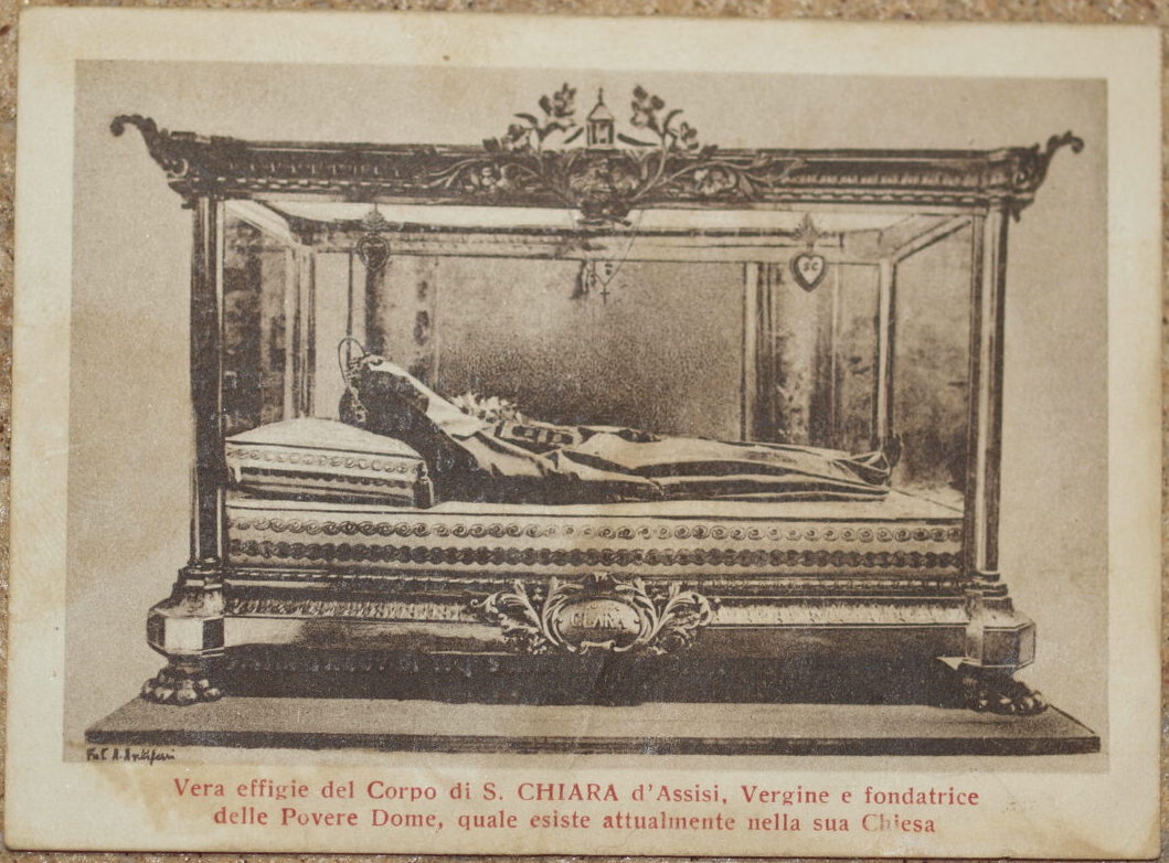 VERA EFFIGIE DEL CORPO DI SANTA CHIARA D'ASSISI