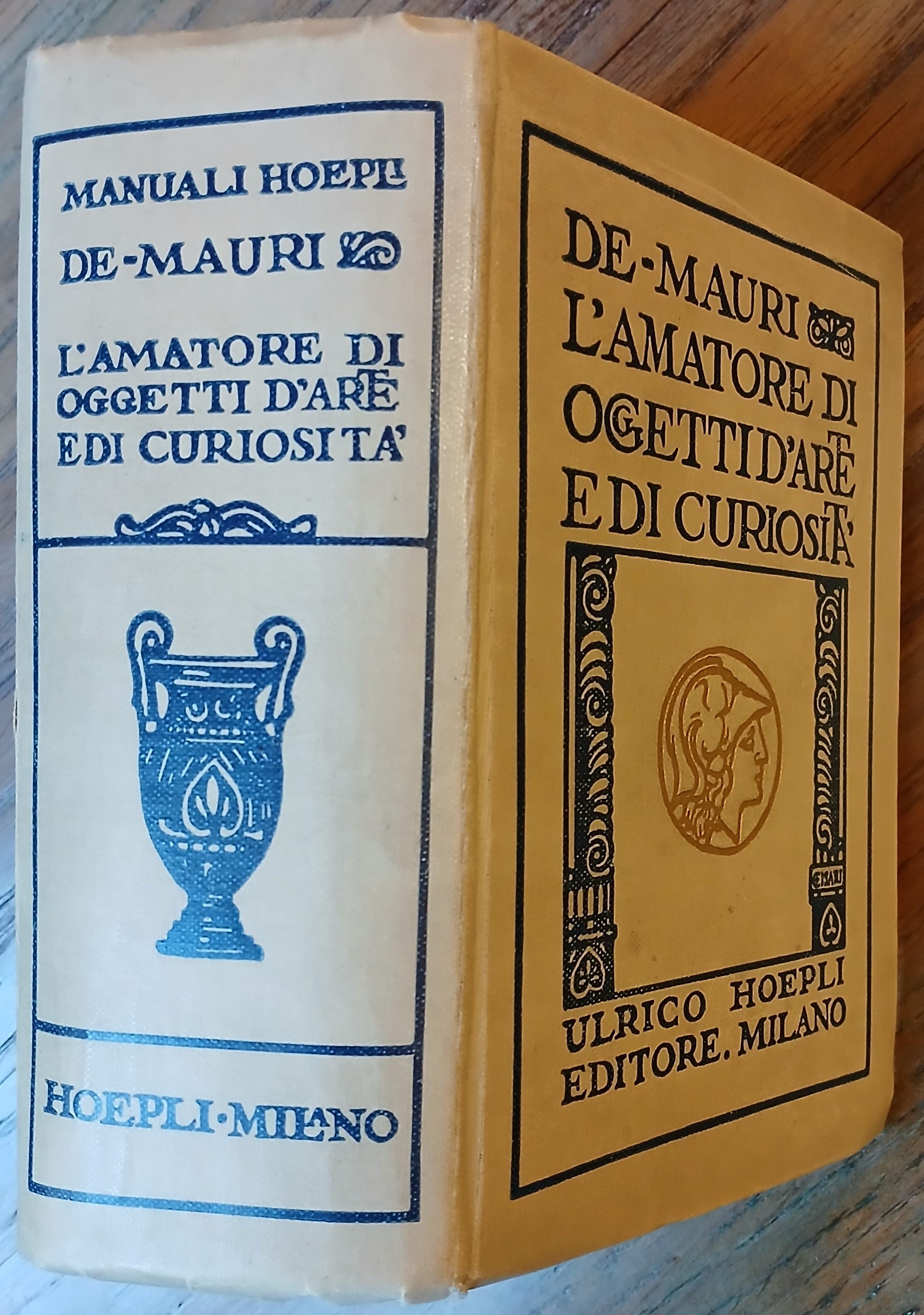 L'amatore di oggetti d'arte e di curiosità.