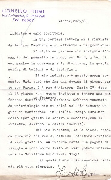 La bottiglia sotto il sole di mezzanotte