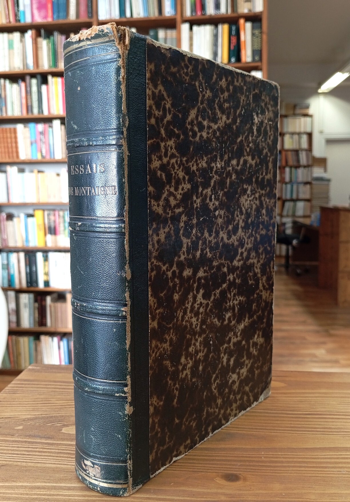 Essais - avec des notes de tous les commentateurs. Edition …