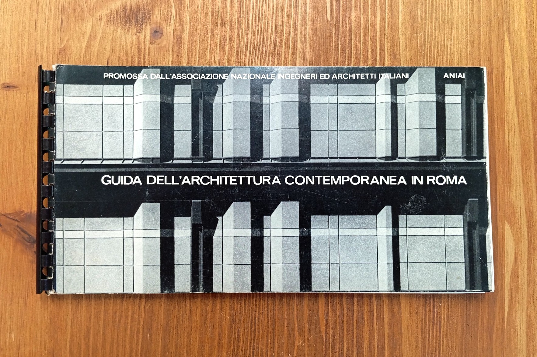 Guida dell'architettura contemporanea in Roma / Guide to contemporary architecture …