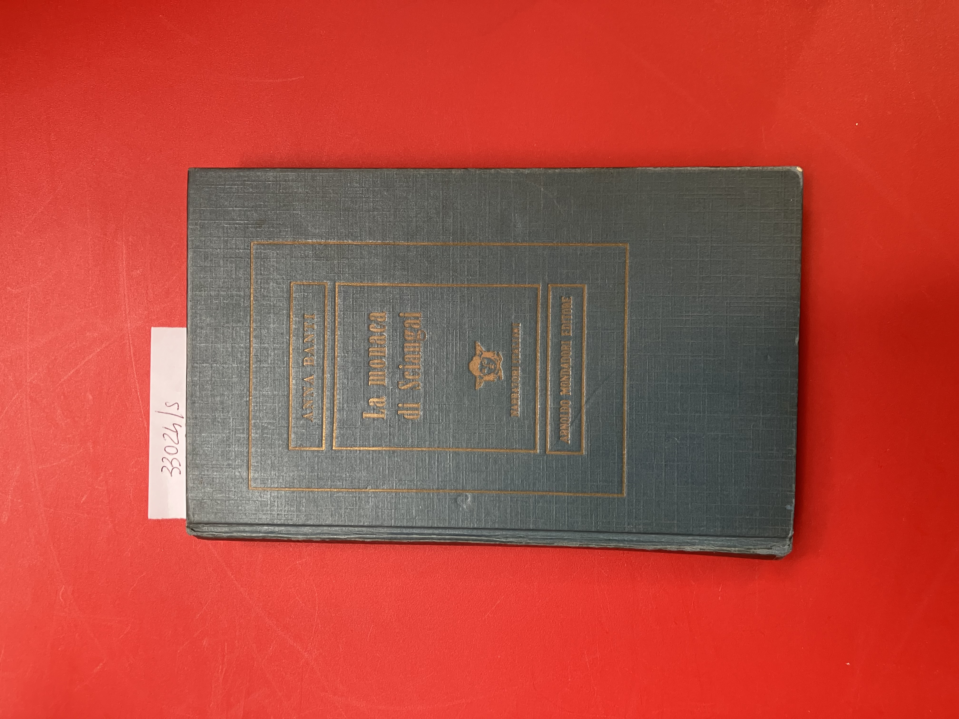 La monaca di Sciangai