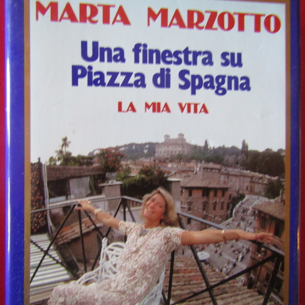 Una finestra su Piazza di Spagna