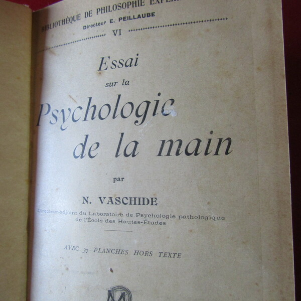 Esai sur la Psychologic de la Main