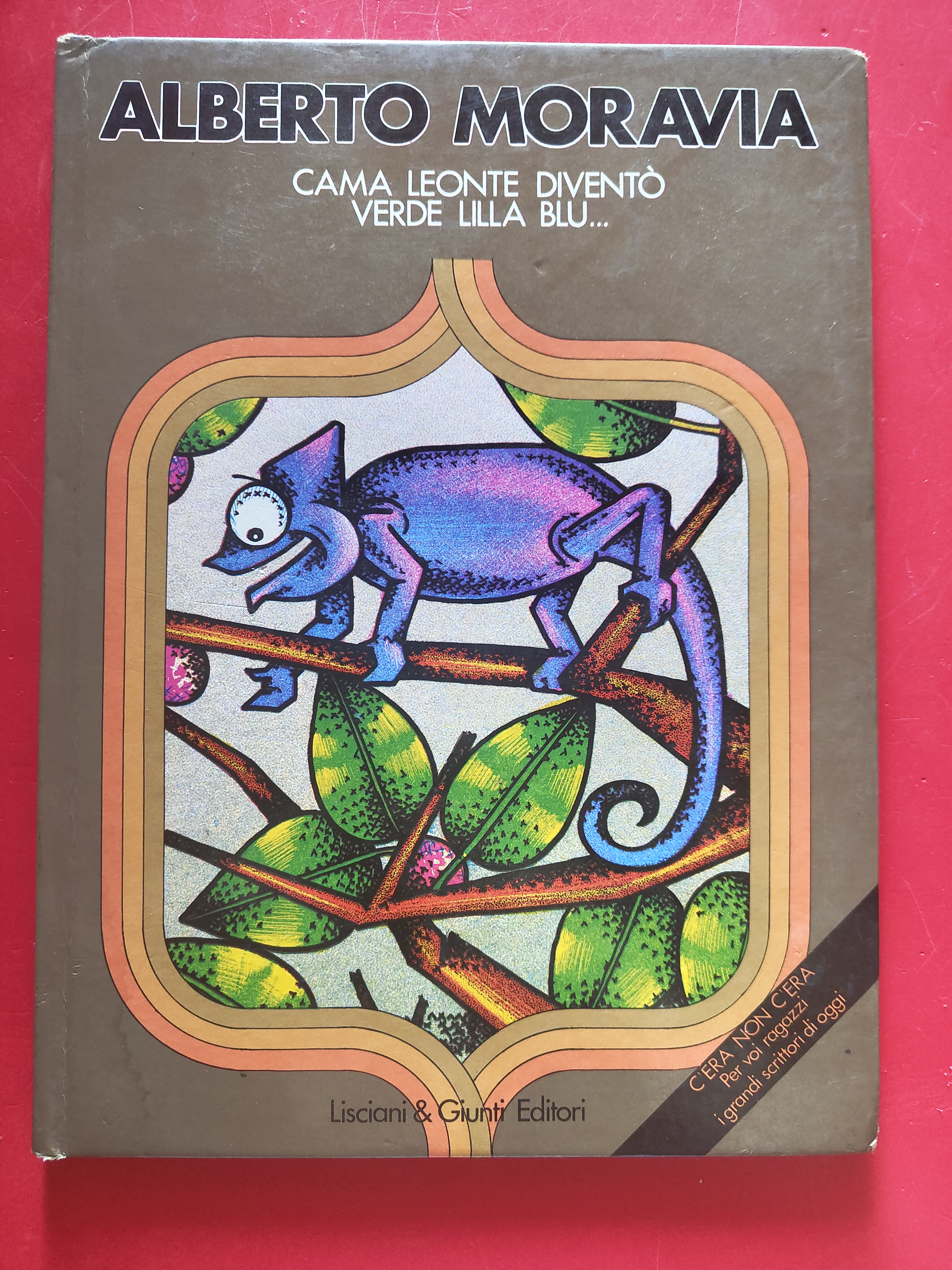 Cama Leonte diventò verde lilla blu.