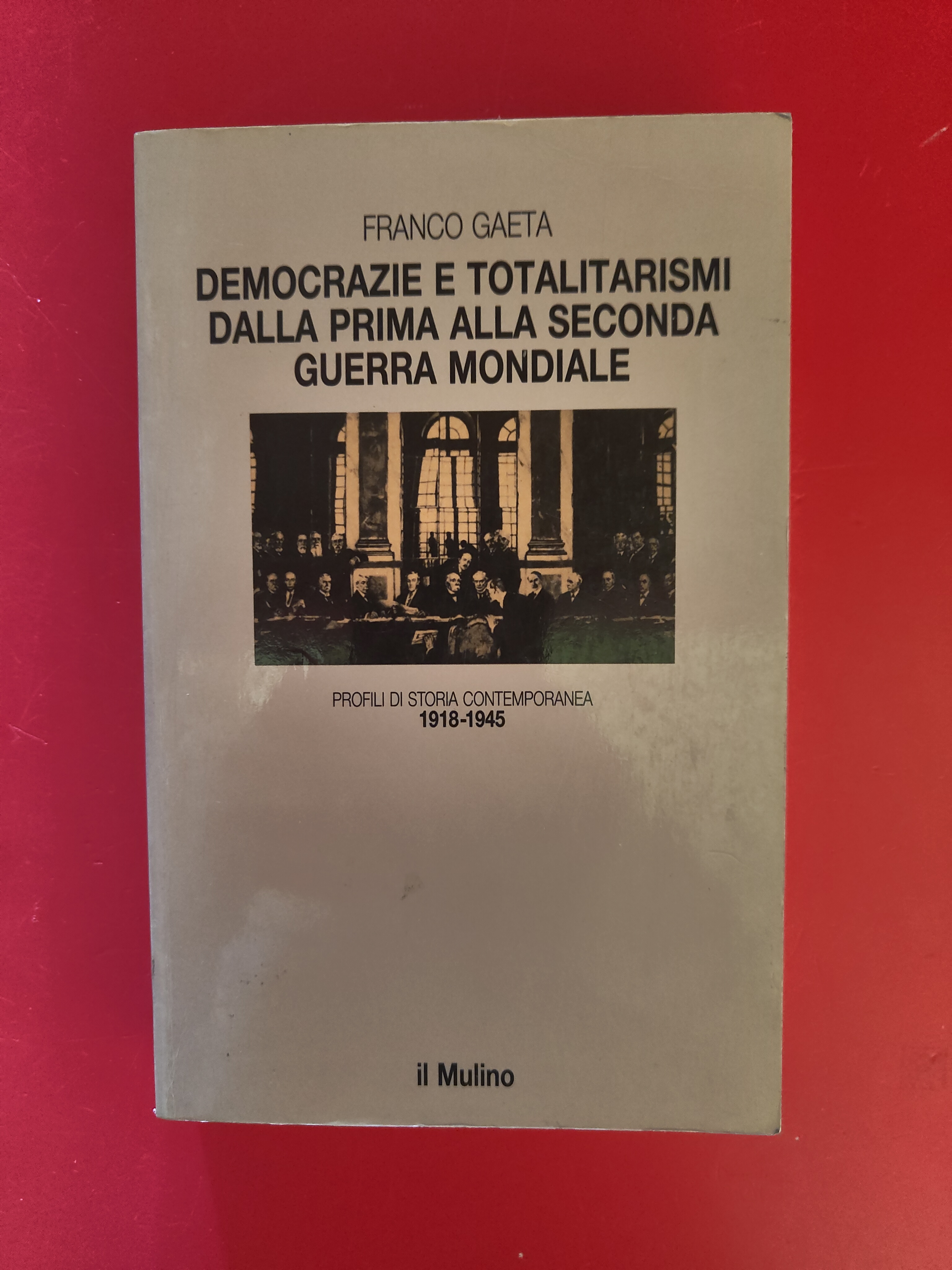 Democrazia e totalitarismi
