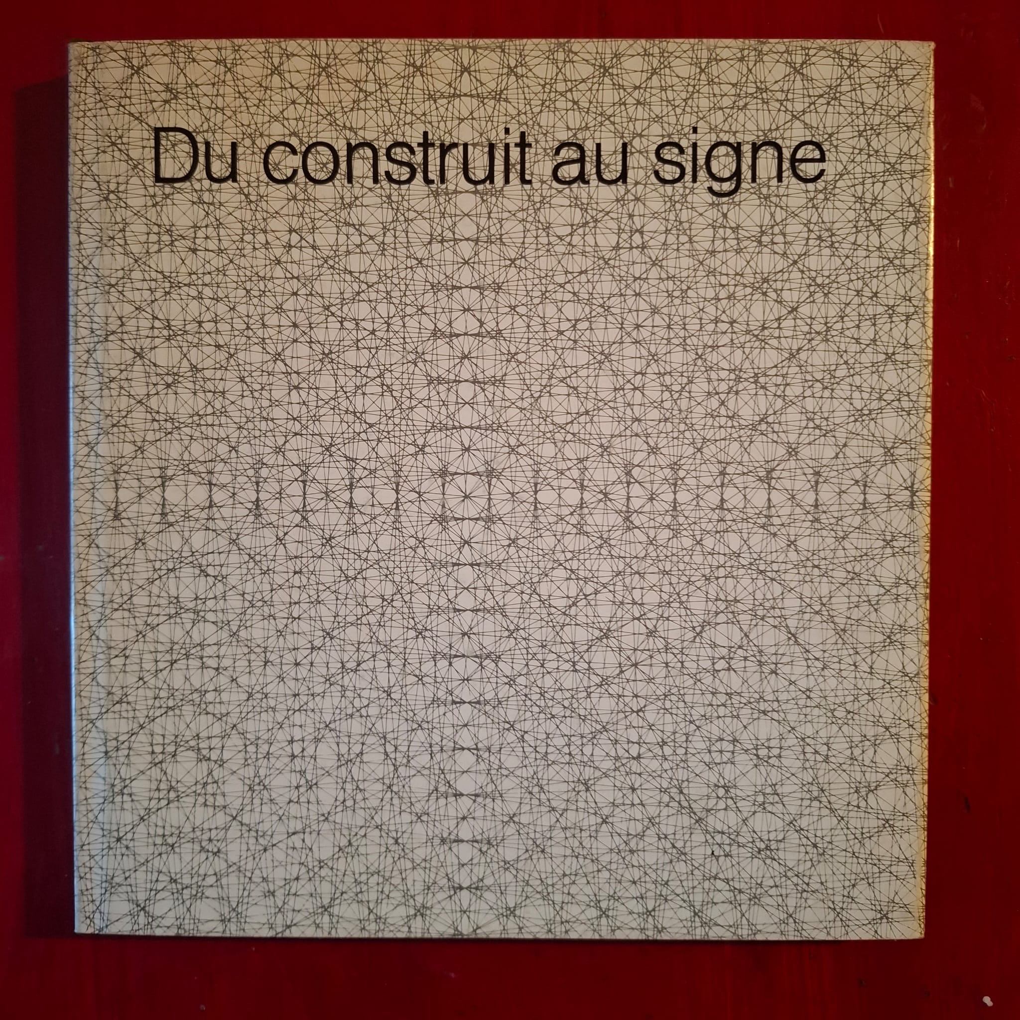 Du construit au signe