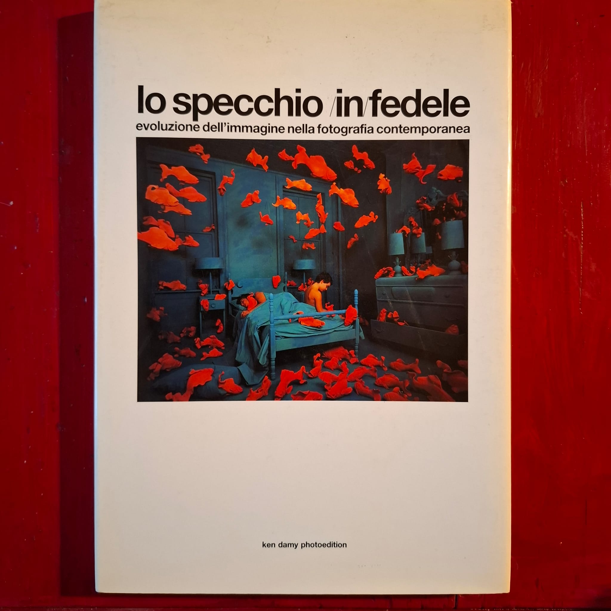 Lo specchio / in / fedele