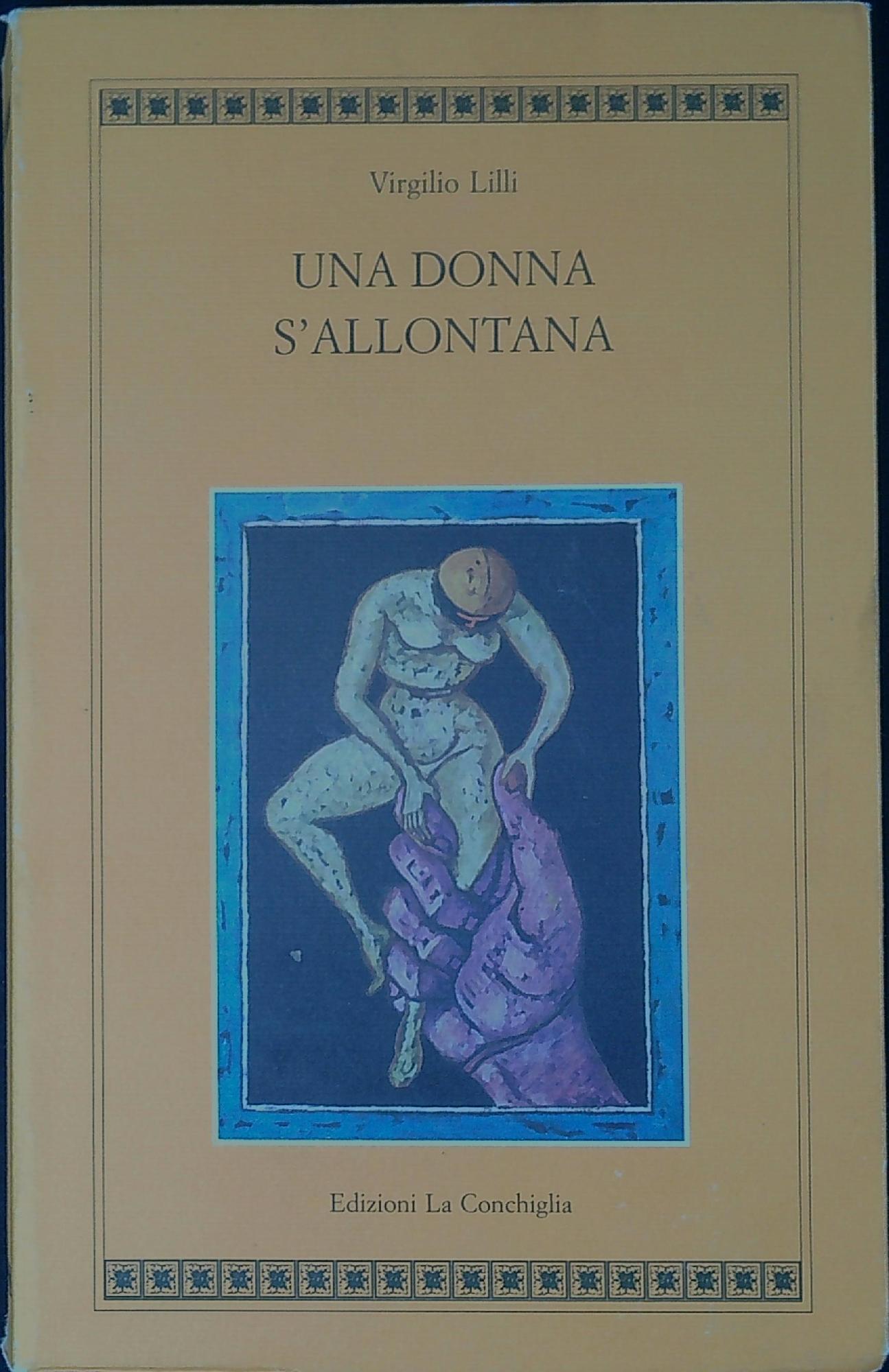 Una donna s'allontana