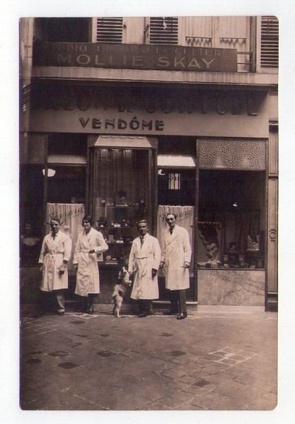 Fotografica / foto Vendôme (Francia) Negozio Salon de Coiffure - …