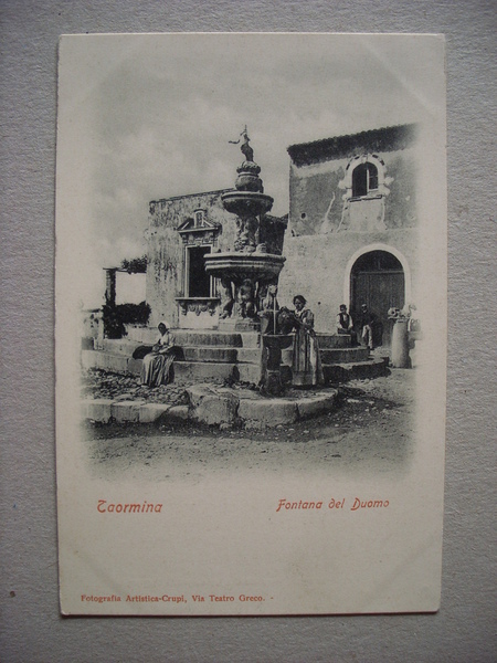 Cartolina / postcard TAORMINA (Messina) Fontana del Duomo