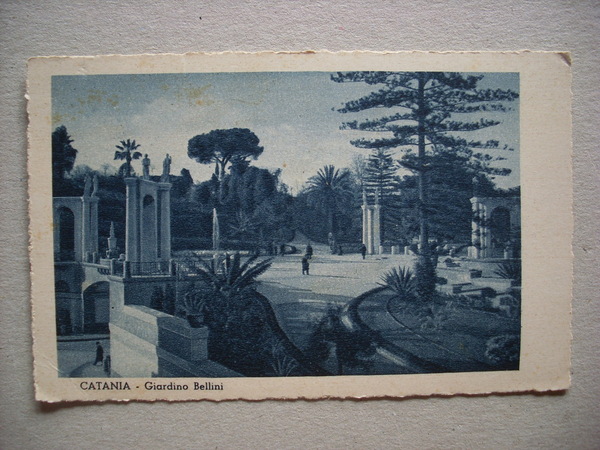 Cartolina / postcard CATANIA - Giardino Bellini + Francobollo 20 …