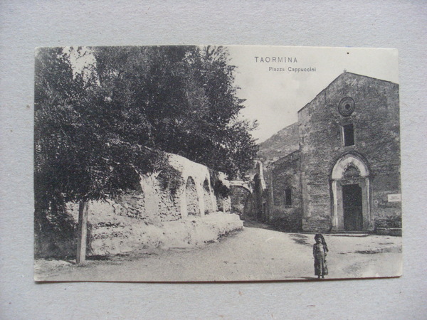 Cartolina / postcard TAORMINA (Messina) Piazza Cappuccini