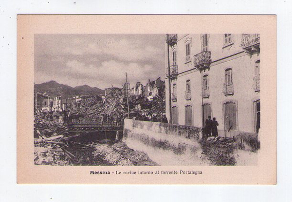 Cartolina / postcard MESSINA Le rovine intorno al torrente Portalegna