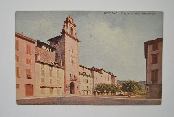 Cartolina / postcard BERGAMO - Piazza Lorenzo Mascheroni