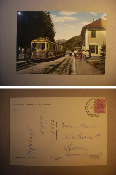 Cartolina Druogno (Valle Vigezzo) La Stazione con treno fermo alla …