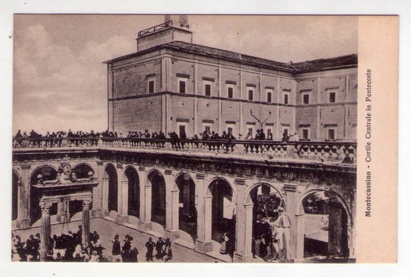 Cartolina/postcard MONTECASSINO (Frosinone) - Cortile Centrale in Pentecoste