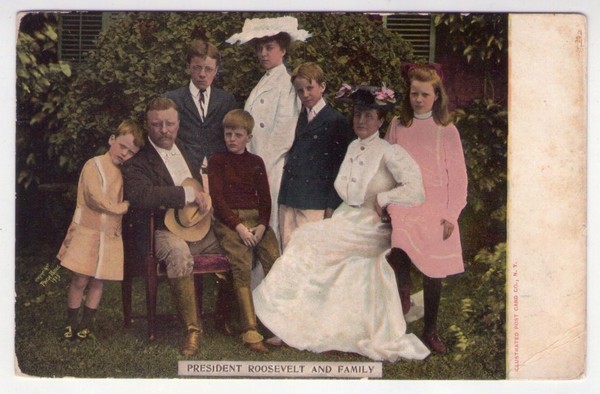 Cartolina/postcard President Roosevelt and family.