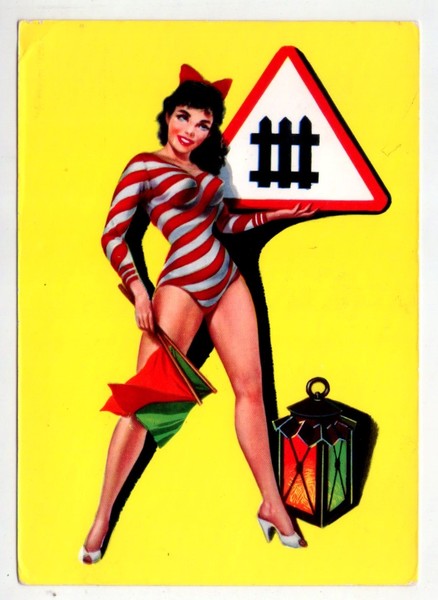 Cartolina illustrata pin-up segnali stradali PASSAGGIO A LIVELLO CON BARRIERE. …