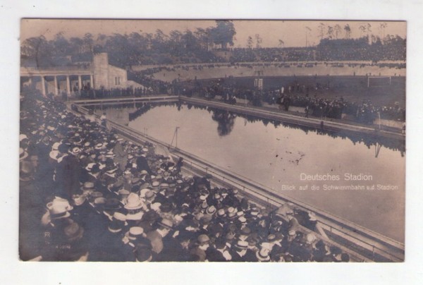 Cartolina/postcard Deutsches Stadion. Blick auf die Schwimmbahn u.d. Stadion. 1921