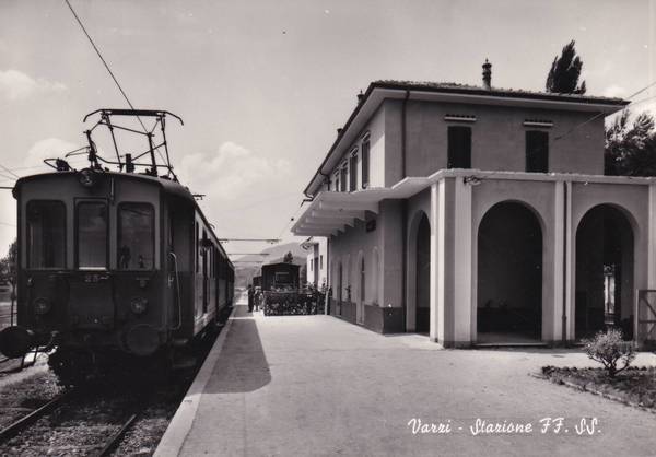 Cartolina Vazzi (Verona) Stazione FF. SS. (con treno)