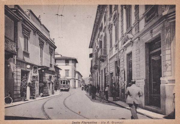 Cartolina Sesto Fiorentino (Firenze) Via A. Gramsci (con tram).