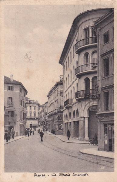 Cartolina TREVISO - Via Vittorio Emanuele. 1940