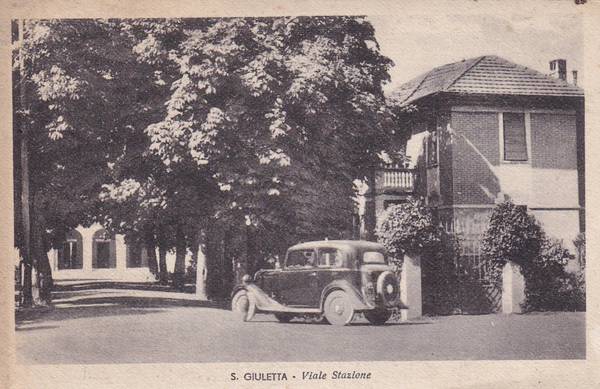 Cartolina Santa Giuletta (Pavia) - Viale Stazione (automobile).