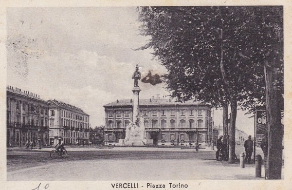 Cartolina VERCELLI - Piazza Torino.