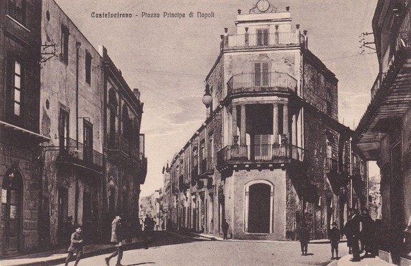 Cartolina Castelvetrano (Trapani) - Piazza Principe di Napoli.