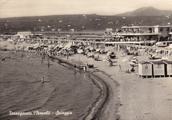 Cartolina Torregaveta (Napoli) - Spiaggia. 1963