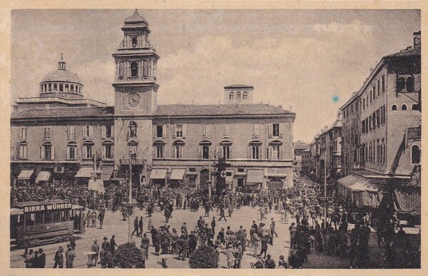 Cartolina PARMA - Piazza Garibaldi