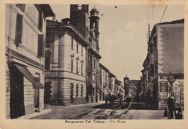 Cartolina Borgonovo Val Tidone (Piacenza) - Via Roma. 1925