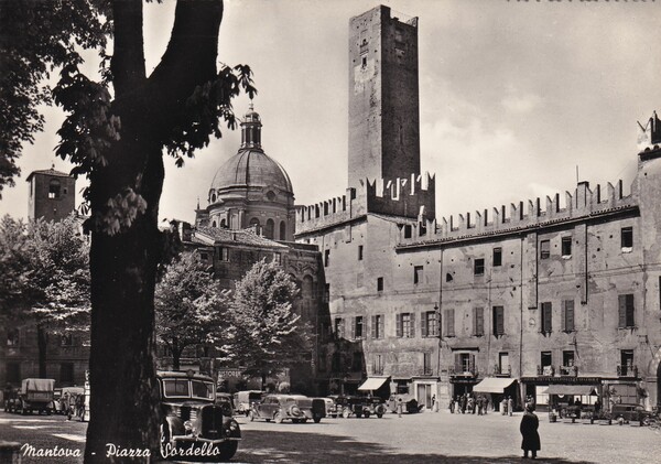 Cartolina/postcard Mantova - Piazza Sordello.