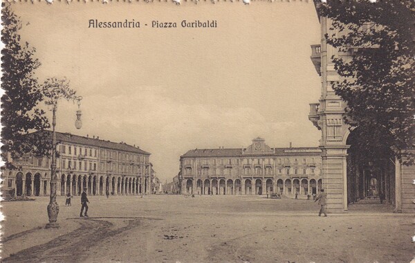 Cartolina Alessandria - Piazza Garibaldi. 1915