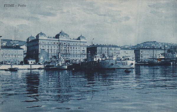 Cartolina Fiume - Porto. 1936