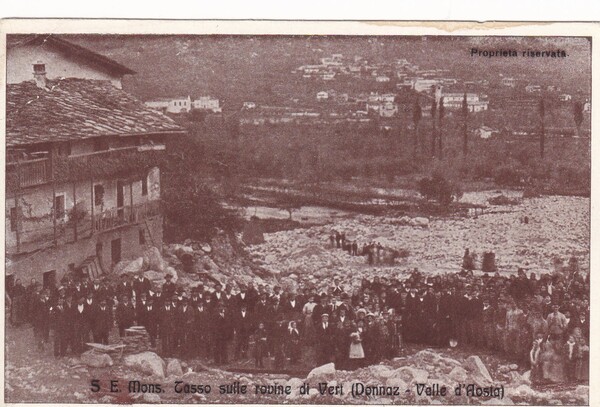 Cartolina S. E. MONS. TASSO SULLE ROVINE DI VERT (DONNAZ …