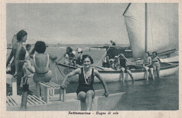 Cartolina Sottomarina (Venezia) - Bagno di sole.