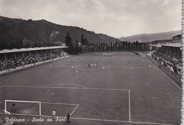 Cartolina Valdagno (Vicenza) - Stadio dei Fiori. 1955